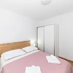 Apartmán Beautiful In Okrug Gornji
