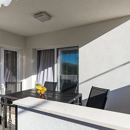 Beautiful In Okrug Gornji Lägenhet Trogir