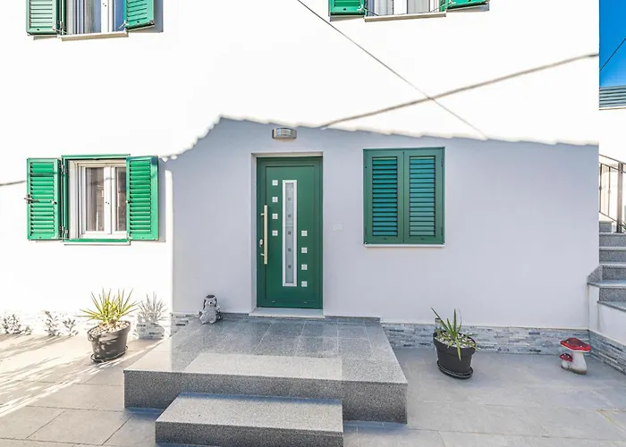 Lägenhet Beautiful In Okrug Gornji *