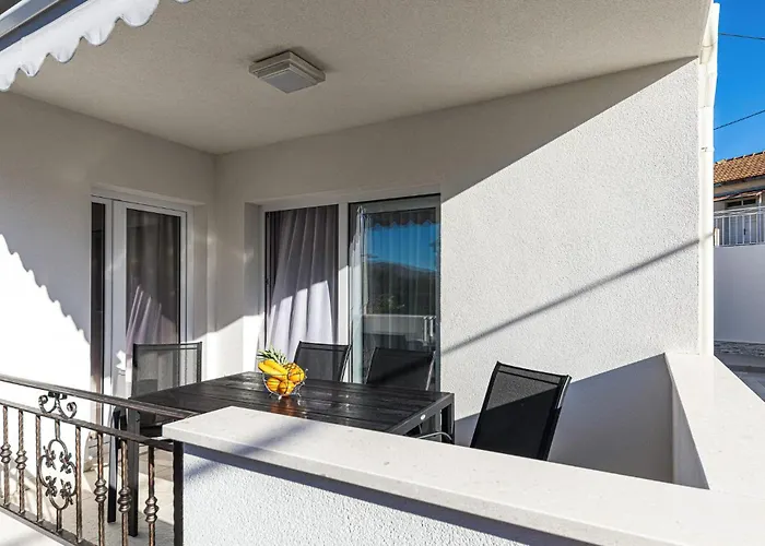 Beautiful In Okrug Gornji Lägenhet Trogir